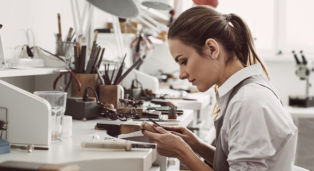 Werkgehilfe Schmuckwarenindustrie, Taschen- und Armbanduhren